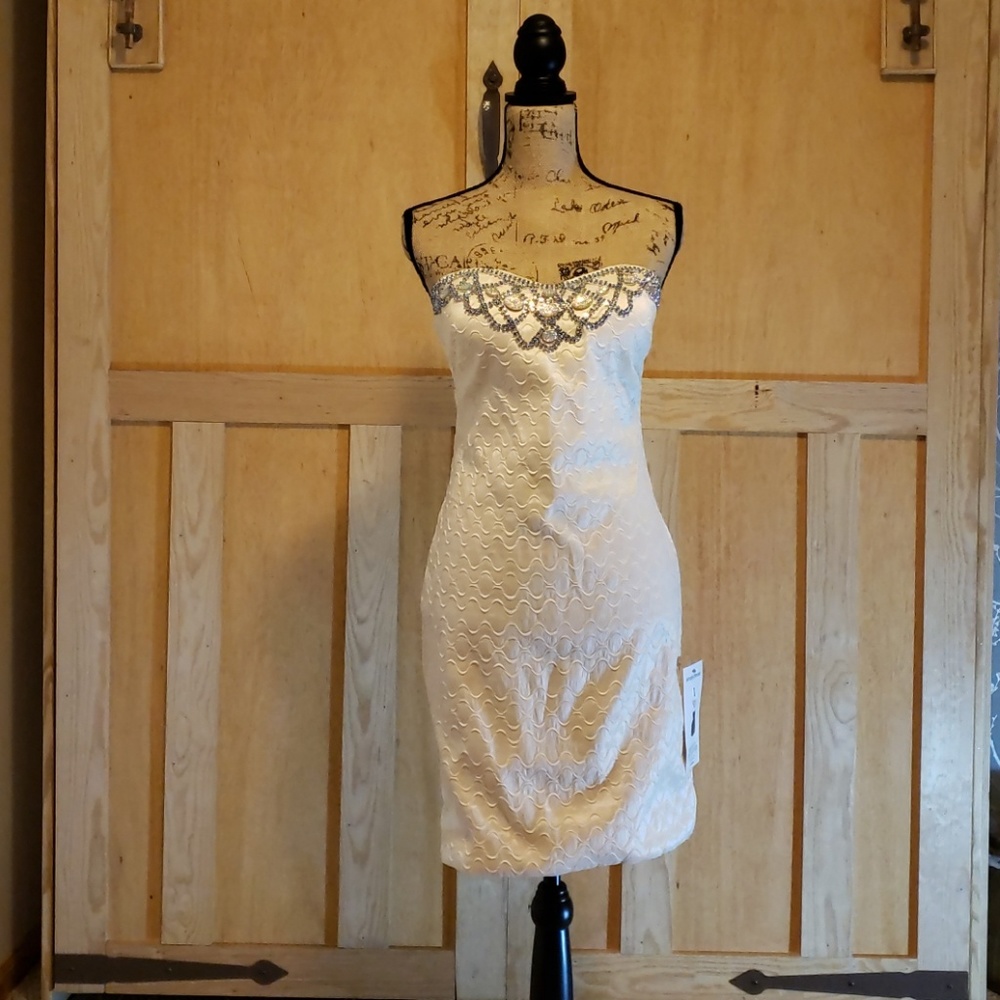 Cream strapless mini